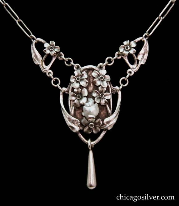 Hanck necklace with pearl on paperclip chain